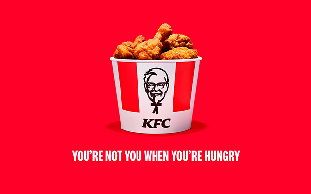 KFC se "adueña" del slogan de Snickers, McDonald's, y otras marcas - Brief